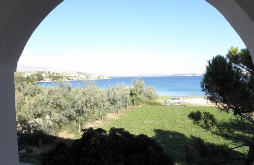 Vlasici Apartment | Cozy Apartment Zdrave by the Beach in Vlasici, Croatia