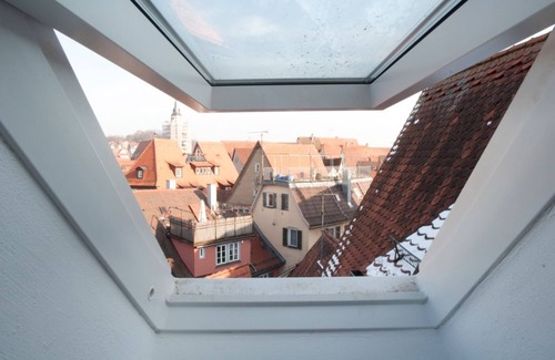 Tuebingen Apartment | Stylish Apartment Zentral with Breakfast & Family Amenities