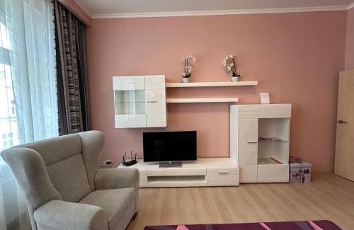 Karlovy Vary Apartment | Highly Rated Zeyerova Apartment: Comfort Awaits You
