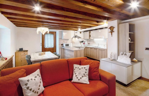 Falcade Apartment | Apartment 'Zopel' with Mountain View, Shared Garden and Wi-Fi