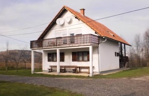 Smoljanac Apartment | Beautiful Apartment Zoran: Pet-Friendly Stay in Smoljanac