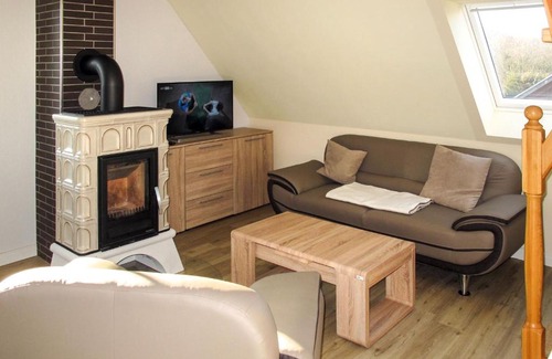 Woldegk Apartment | Family-Friendly Apartment zum Katzengrund II with High Ratings