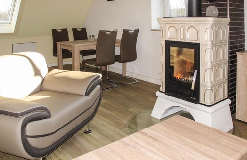 Woldegk Apartment | Family-Friendly Apartment zum Katzengrund II with High Ratings