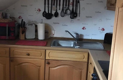 Baunatal Apartment | Cozy Apartment 'Zum Leiselsee' with Garden & Free Wi-Fi