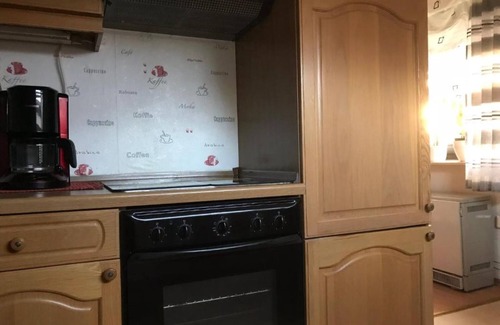 Baunatal Apartment | Cozy Apartment 'Zum Leiselsee' with Garden & Free Wi-Fi