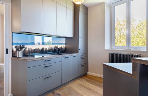 Cuxhaven Apartment | Cozy Apartment 'Zweites Obergeschoss' with Ocean View