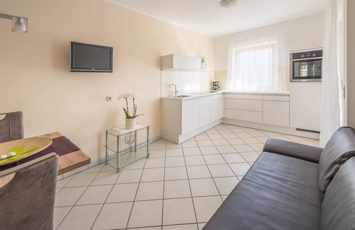 Tramin Apartment | Relax at Apartment Zwerger 'Südost' with Pool & Balcony
