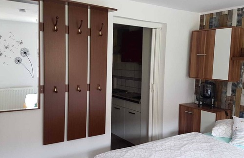 Gernrode Apartment | Top-Rated Apartment Zweta: Pet & Child Friendly Retreat