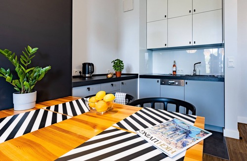Centrum Apartment | Stylish Apartment4you Select Kolejowa with Great Amenities