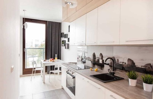 Centrum Apartment | Stylish Apartment4you Select Kolejowa with Great Amenities