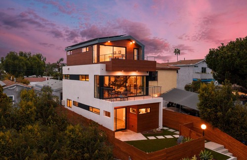 South Park Apartment | Discover Apartment54: Pet & Child-Friendly Retreat