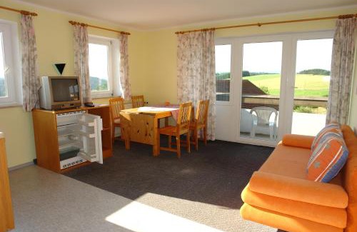 Zandt Apartment | Oceanfront Retreat at Apartmentanlage am Kellerberg