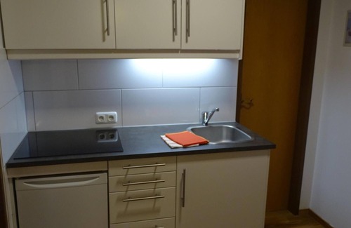 Stumm Apartment | Cozy Apartmenthaus Zentral: Family-Friendly Getaway