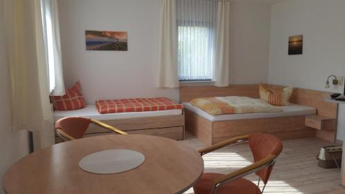 Zwenkau House | Budget-Friendly Apartmenthaus Zwenkau with Kitchen Amenities