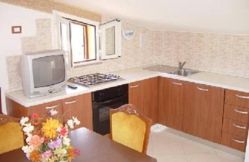 Alba Apartment | Spacious Oceanfront Apartments for 4-6 Guests with Pool