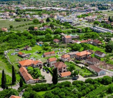 Karuc Apartment | Highly Rated Apartments Aerodrom: Pet-Friendly Retreat