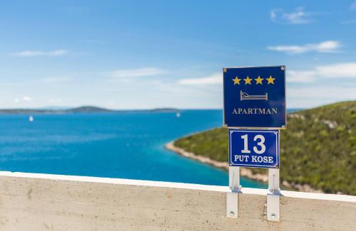 Vinisce Apartment | Experience Oceanfront Bliss at Apartments Amavi