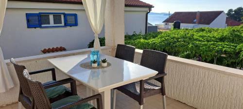Zaboric Apartment | Discover Apartments Ana Žaborić by the Pebble Beach, Rated 9.8