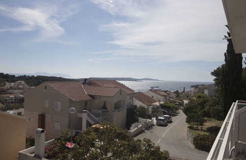 Krizna luka Apartment | Cozy Apartments and Rooms Nikol with Oceanfront Views in Hvar