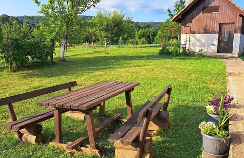 Catrnja Apartment | Comfortable Apartments and Rooms Zoran in Smoljanac, Croatia