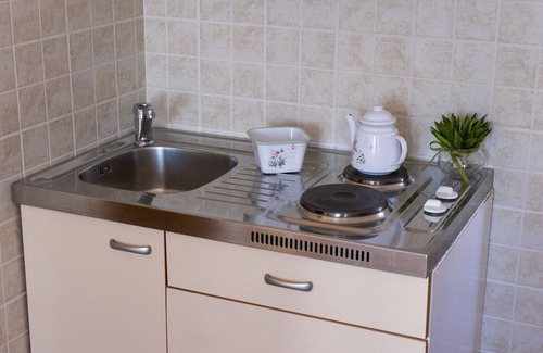 Cove Tri Zala (Zrnovo) House | Highly Rated Apartments and Rooms Katja & Egon with Kitchen