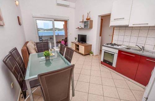 Rogoznica Apartment | Oceanfront Apartments Anka in Rogoznica - Guest Rated 10/10