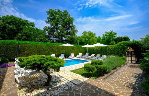 Fiorini Apartment | Exceptional Apartments Antonac: Pet-Friendly & Family Amenities