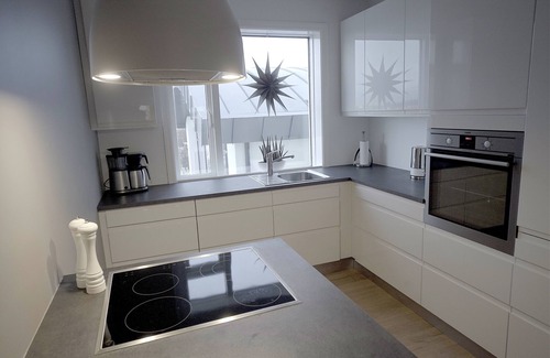Haaleiti Apartment | Oceanfront Apartments 202: Guest Rated 9/10 with Spa