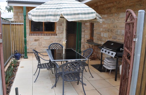 Tanunda Apartment | Top-Rated Adonia Apartments with Kitchen Amenities