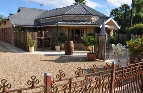 Tanunda Apartment | Top-Rated Adonia Apartments with Kitchen Amenities