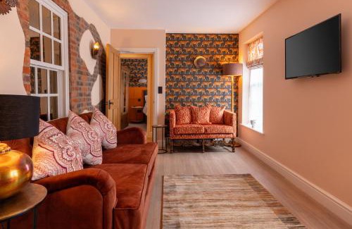 Richmond-upon-Thames Hotel | Pet-Friendly Retreat at Number 16 - The Jolly Coopers