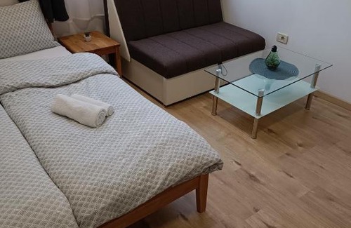 Deskle Apartment | Family-Friendly Getaway at Apartments Aura - Rated 8.6/10