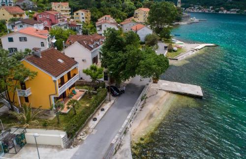 Kotor Apartment | Beachfront Apartments with Ocean View - Guest Rated 9.7/10