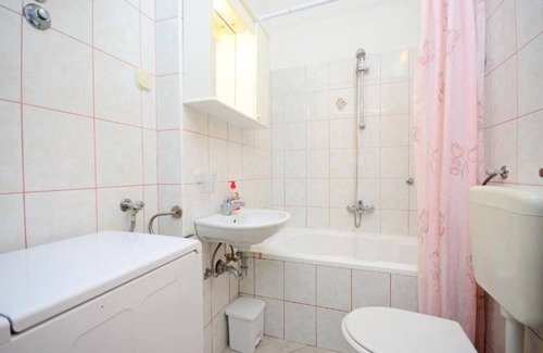 Vintijan Apartment | Oceanfront Apartments Bovarović in Pula - Guest Rated 10/10