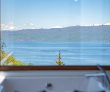 Velestovo Apartment | Enchanting Apartments BRAVO with Hot Tub and Breakfast