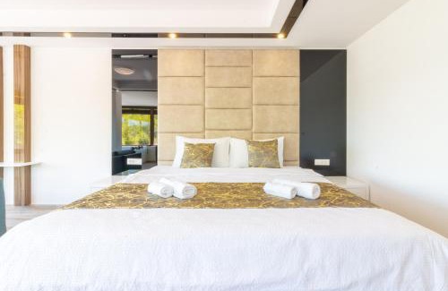 Velestovo Apartment | Enchanting Apartments BRAVO with Hot Tub and Breakfast