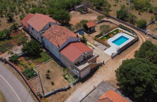 Gradina Apartment | Beautiful Oceanfront Apartments Brkić with Pool & Views