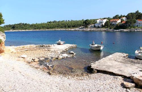 Cove Basina (Jelsa) Apartment | Cozy Apartments by the Sea in Basina, Hvar - 10/10 Rating