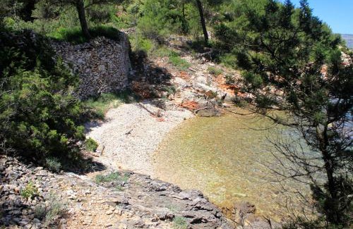 Cove Basina (Jelsa) Apartment | Cozy Apartments by the Sea in Basina, Hvar - 10/10 Rating