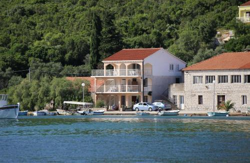 Brijesta Apartment | Seaside Apartments in Brijesta, Peljesac - Family Friendly Stays