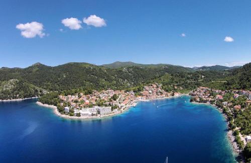 Brna Apartment | Beachside Apartments in Brna, Korcula for Family Getaways