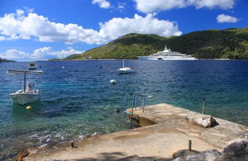 Brna Apartment | Beachfront Apartments in Brna, Korcula - Pet & Child Friendly