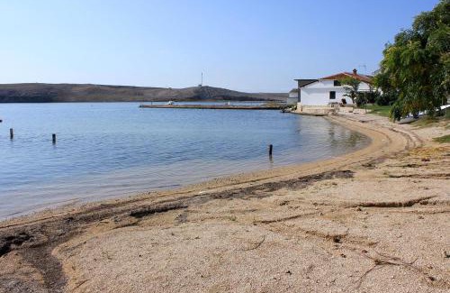 Dinjiska Apartment | Oceanfront Apartments by the Sea in Dinjiska, Pag