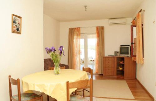 Lumbarda Apartment | Oceanfront Apartments by the Sea in Korcula - 10/10 Rated