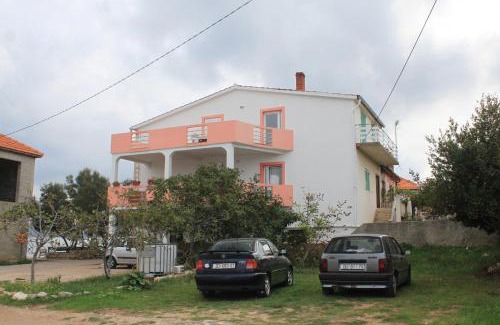 Nevidane Apartment | Family-Friendly Apartments by the Sea in Nevidjane, Pasman