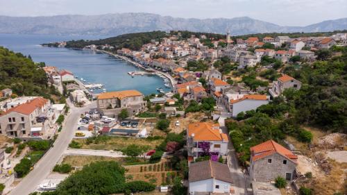 Povlja Apartment | Child-Friendly Apartments by the Sea in Povlja, Brac