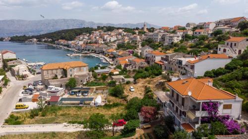 Povlja Apartment | Child-Friendly Apartments by the Sea in Povlja, Brac
