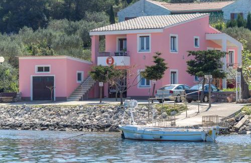 Veli Rat Apartment | Seaside Apartments in Veli Rat, Dugi Otok - Family-Friendly