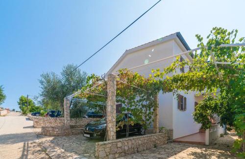 Zdrelac Apartment | Seaside Apartments in Zdrelac, Pasman - Child-Friendly Stay