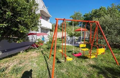 Rtina Apartment | Oceanfront Apartments CAPE Deluxe: Guest Rated 9.8/10